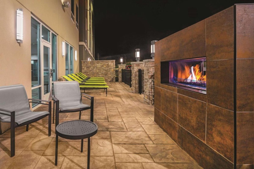 La Quinta Inn & Suites by Wyndham Cleveland Image 31