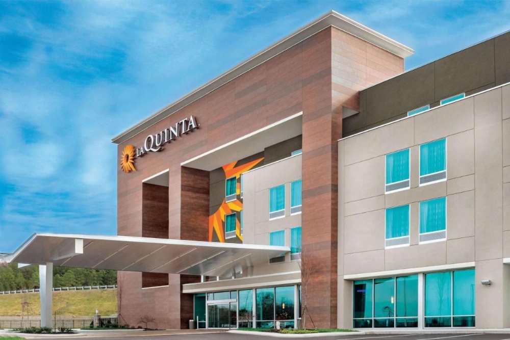 La Quinta Inn & Suites by Wyndham Cleveland Image 33